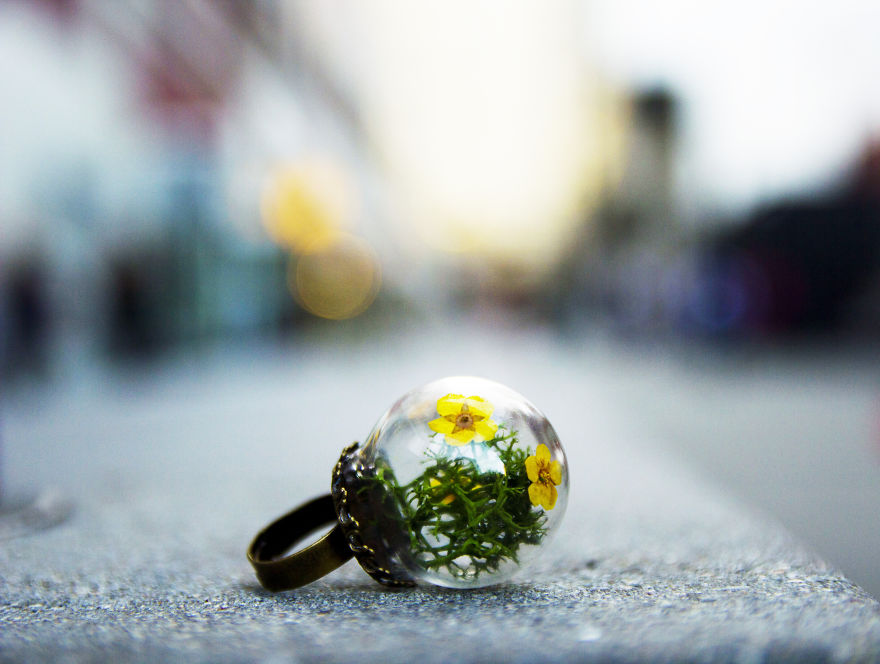Nature-Scape Jewelry Lets You Carry A Tiny Oasis