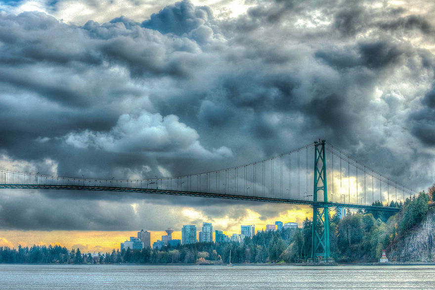 Illuminating The City: Surreal Photos Of Vancouver