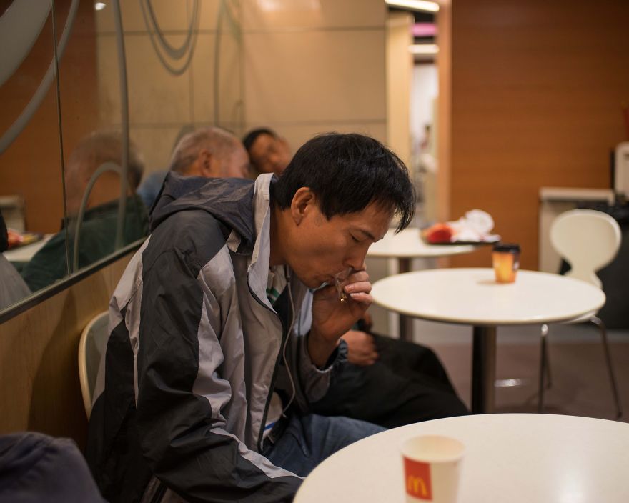 Hong Kong's Mcdonalds Becomes A Home For The Homeless At Night