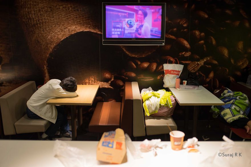 Hong Kong's Mcdonalds Becomes A Home For The Homeless At Night