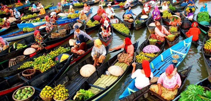 South Kalimantan: Floating Market