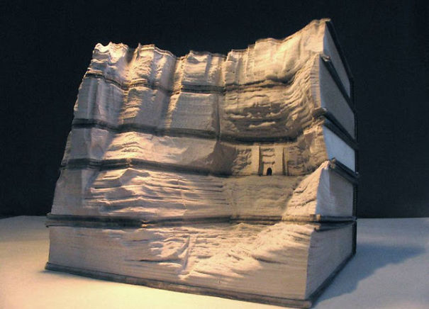 12 Amazing Book Sculpture