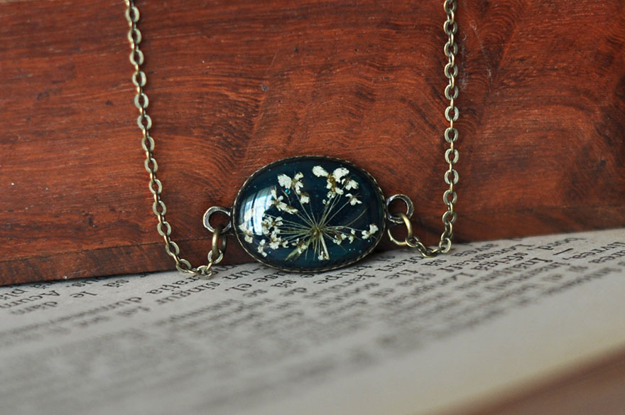 I Make Resin Jewelry With Real Flowers To Brighten Up Your Days