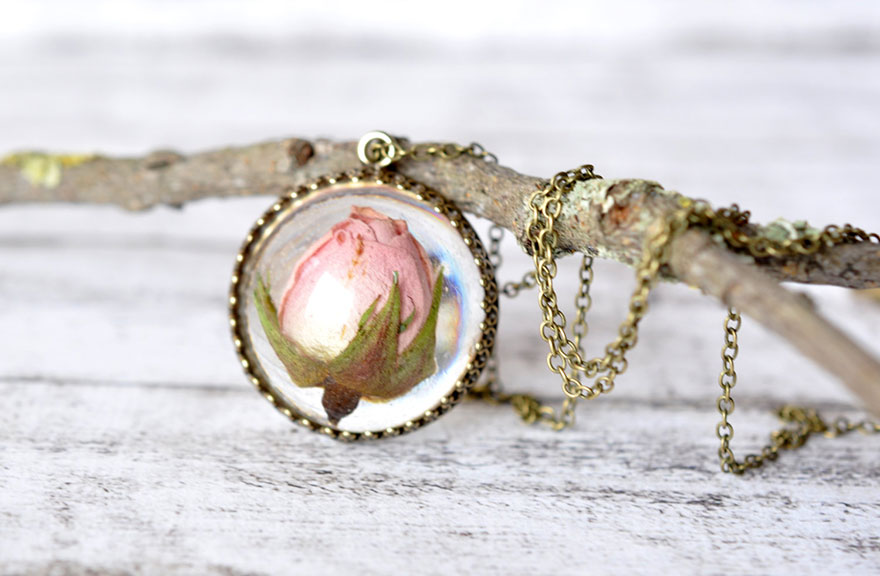 I Make Resin Jewelry With Real Flowers To Brighten Up Your Days