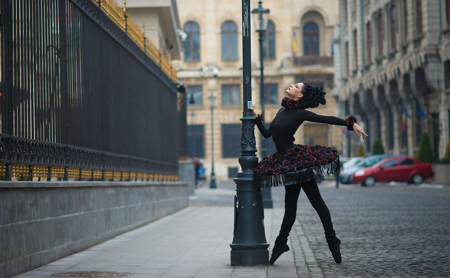 Urban Swan: I Photographed A Ballerina In The Streets Of Romania