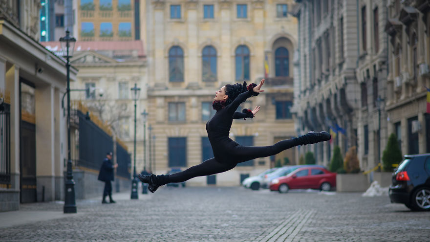 Urban Swan: I Photographed A Ballerina In The Streets Of Romania