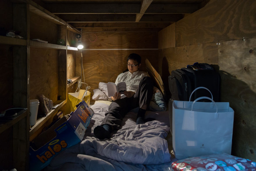 Shocking Pics Of People Living In Incredibly Tiny Rooms In Japan