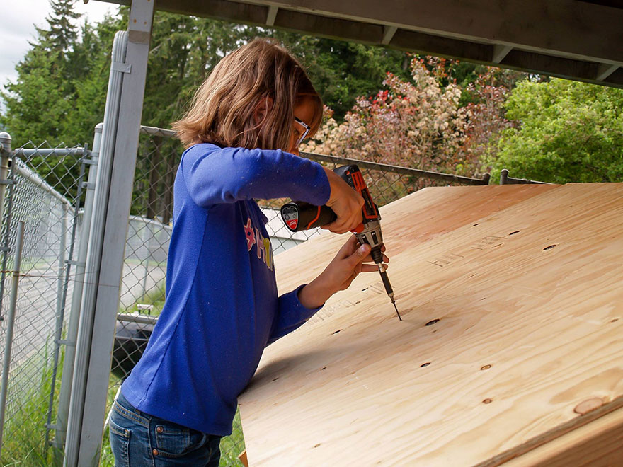 9-Year-Old Girl Builds Shelters For The Homeless And Grows Food For Them, Too