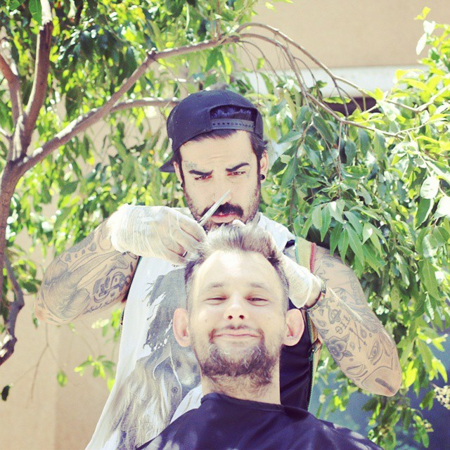homeless-haircuts-drug-addiction-street-barber-nasir-sobhani-23