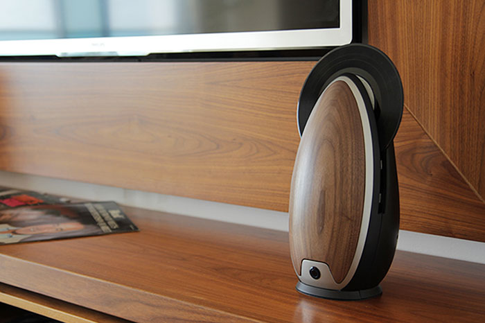 Vertical Record Player Gives Modern Functions to Retro Device