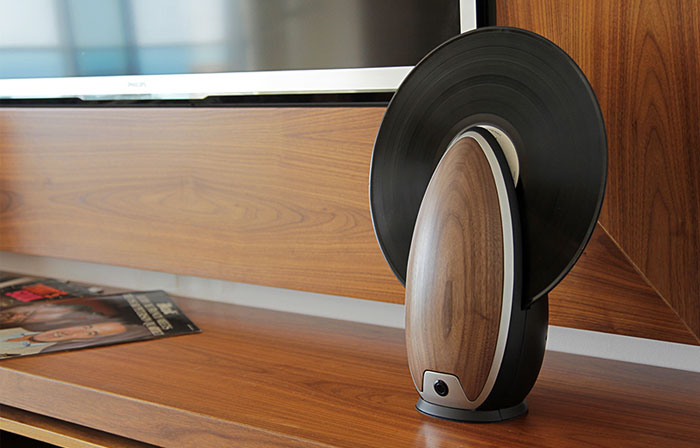 Vertical Record Player Gives Modern Functions to Retro Device