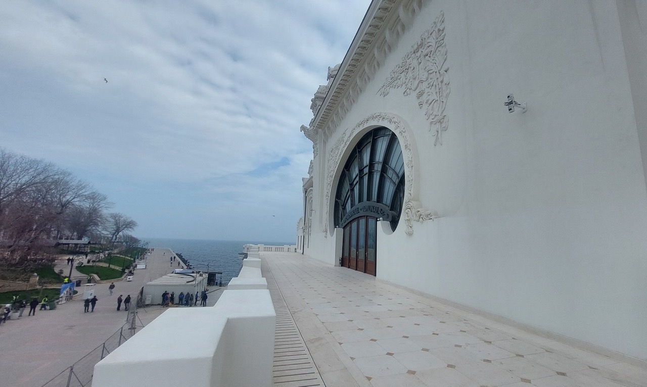 This Abandoned Casino Which Was Once The Most Magnificent Building In Romania Is Renovated