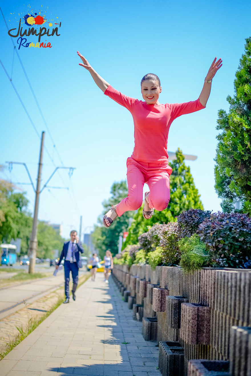 Jumpin' Romania: I Photograph Jumping People On The Streets