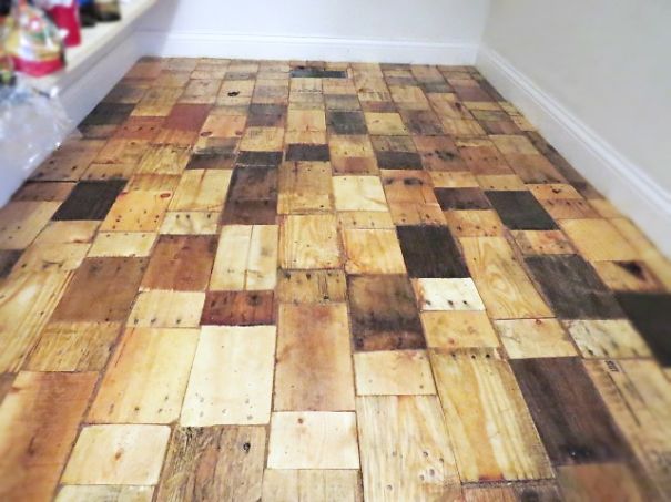 Our DIY Pallet-Wood Floor Cost Only $100