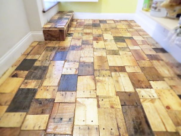 Our DIY Pallet-Wood Floor Cost Only $100