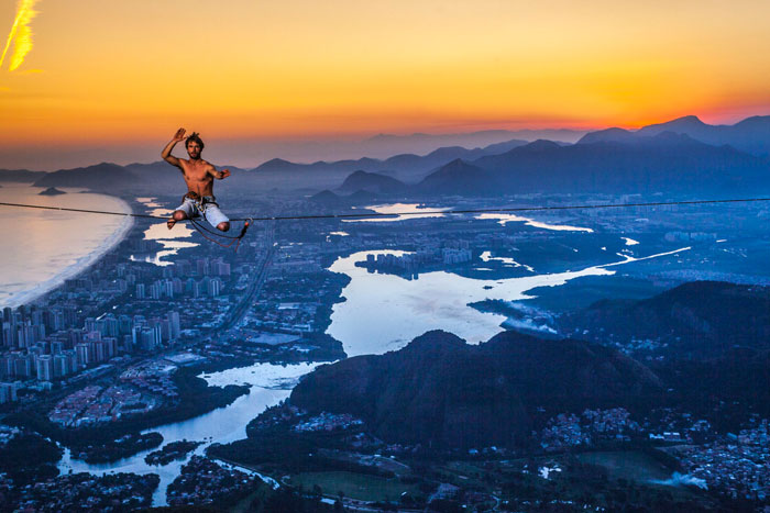 I Capture Breathtaking Moments With High-Line Climbers In Beautiful Sunrises