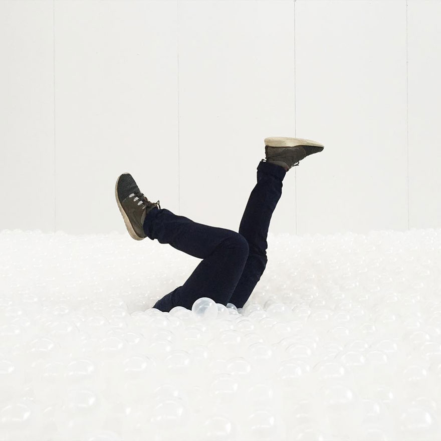 Swim In 1,000,000 Recyclable Plastic Balls At Installation In Museum In Washington