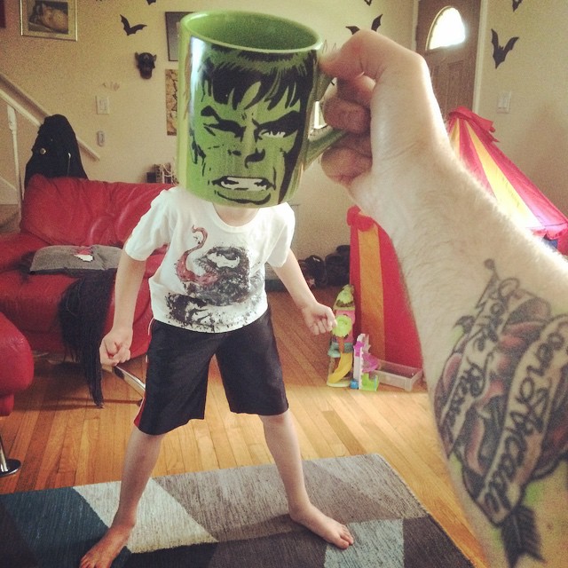Creative Dad Turns His Kids Into Superheroes With Pop-Culture Mugs
