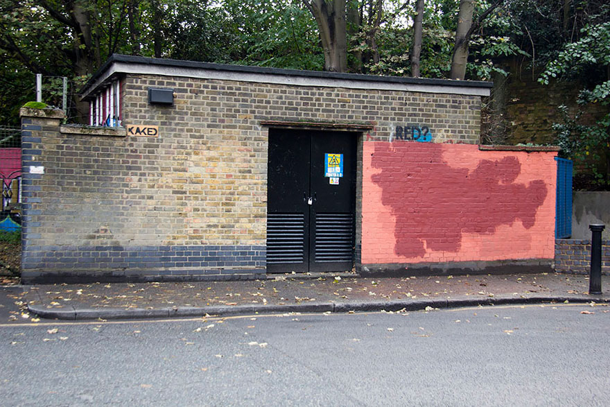 red-wall-graffiti-experiment-london-mobstr-curious-frontier-16