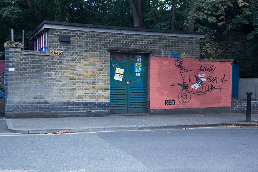 red-wall-graffiti-experiment-london-mobstr-curious-frontier-3