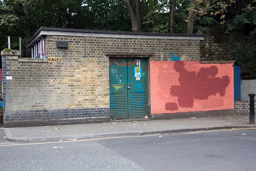 red-wall-graffiti-experiment-london-mobstr-curious-frontier-4