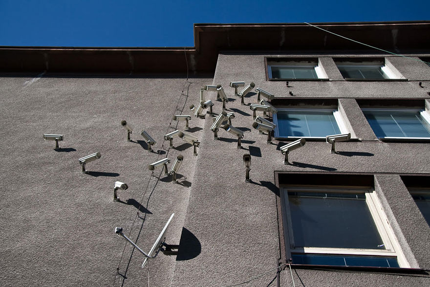 satellite-cameras-urban-installations-nests-jakub-geltner-8