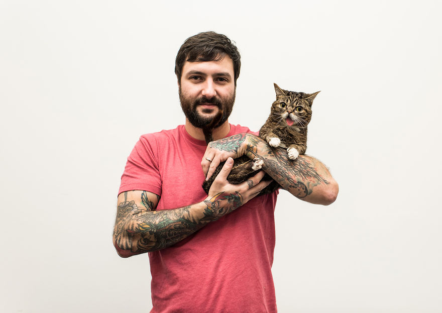 We Travel Around The U.s. Photographing Celebrity Cats And Their Caretakers