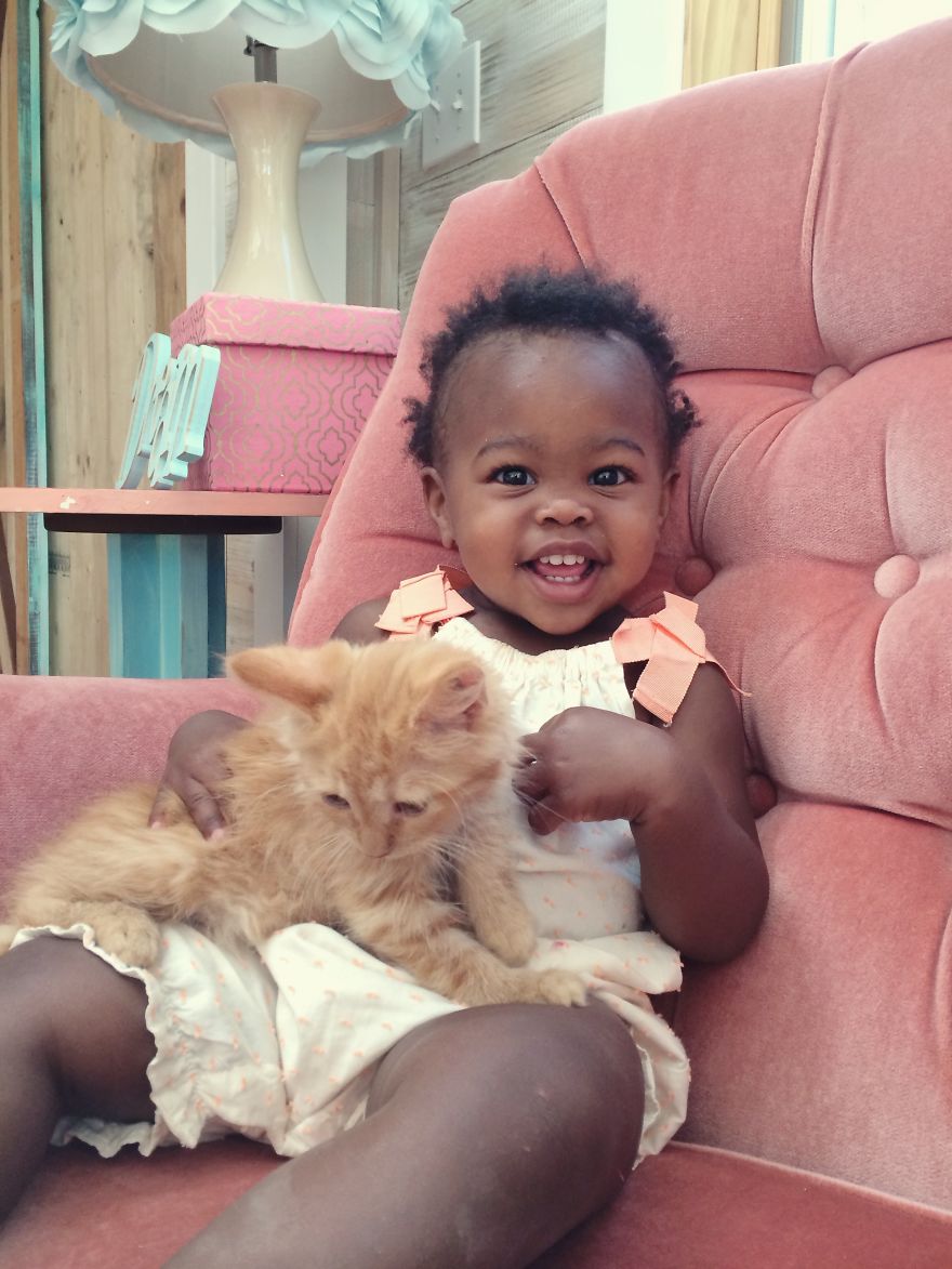 Libby And Elsa: The Adorable Relationship Between A Toddler And Her Kitty