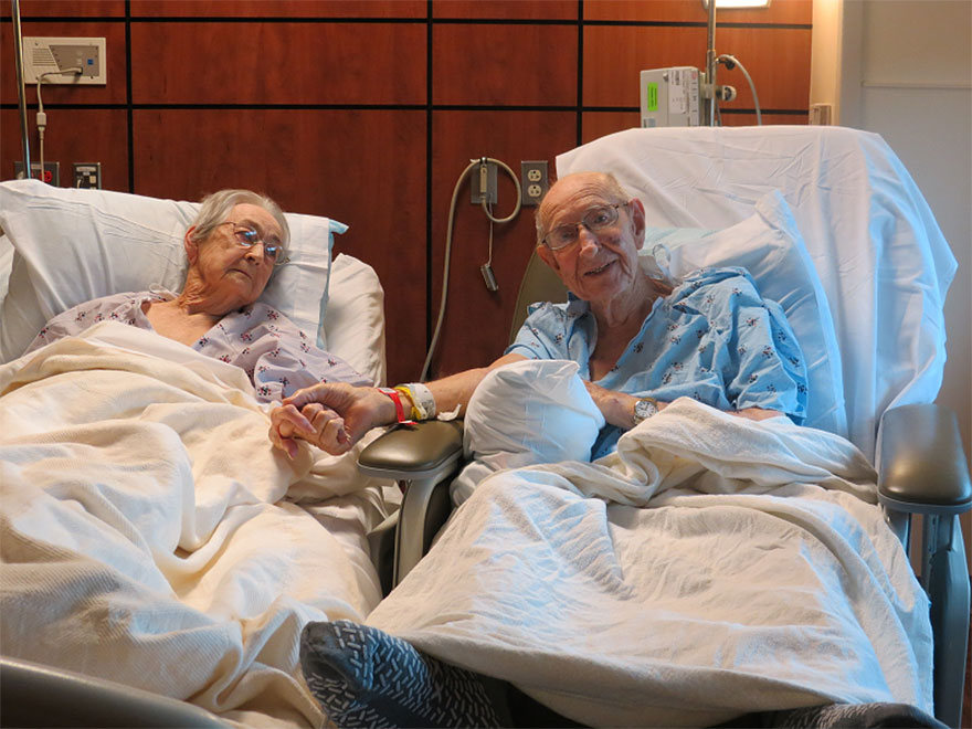 elderly-couple-reunited-hospital-2