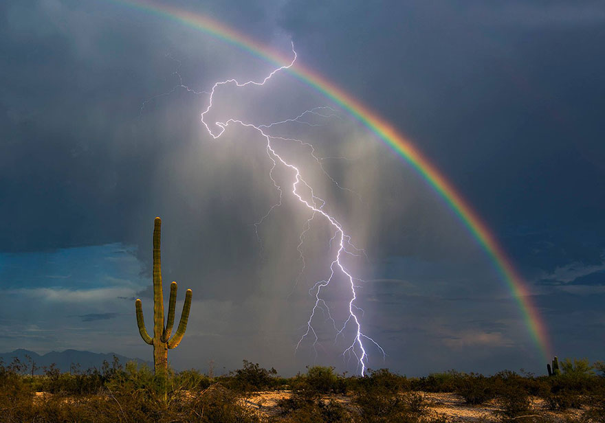 Lightning And Rainbow Captured Together In Once In A Lifetime Shot