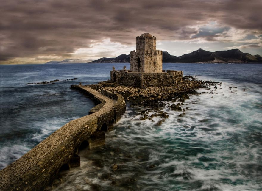 20 Coolest Castles, And Still Alive Until Today