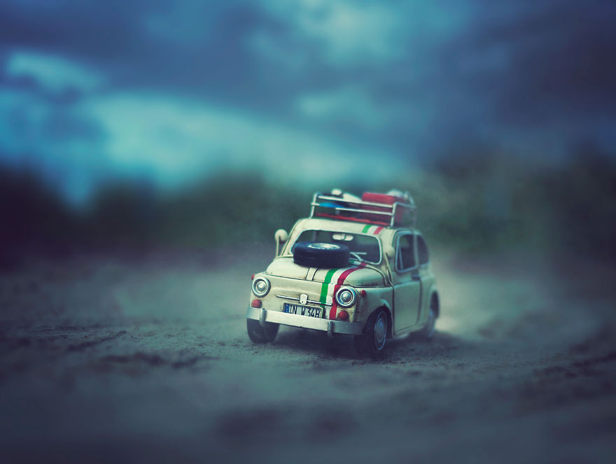 I Create Atmospheric Miniature Car Scenes That Remind Me Of My Childhood