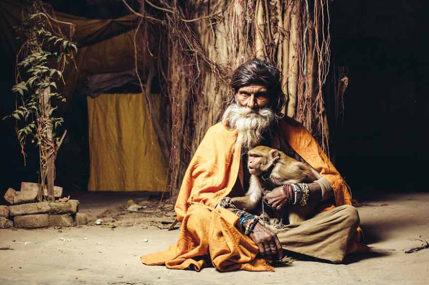The Holy Men Of Varanasi Who Gave Up All Earthly Possessions To Seek Spiritual Liberation
