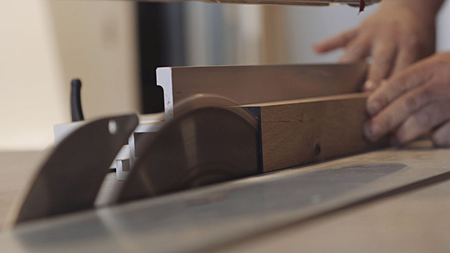 Transforming Old Offices Doors Into Unique Business Cards Transforming Old Offices Doors Into Unique Business Cards