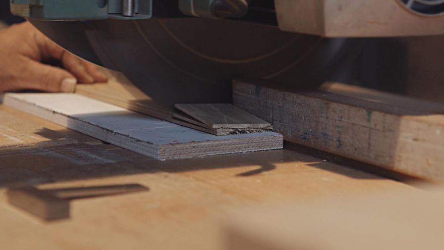 Transforming Old Offices Doors Into Unique Business Cards Transforming Old Offices Doors Into Unique Business Cards