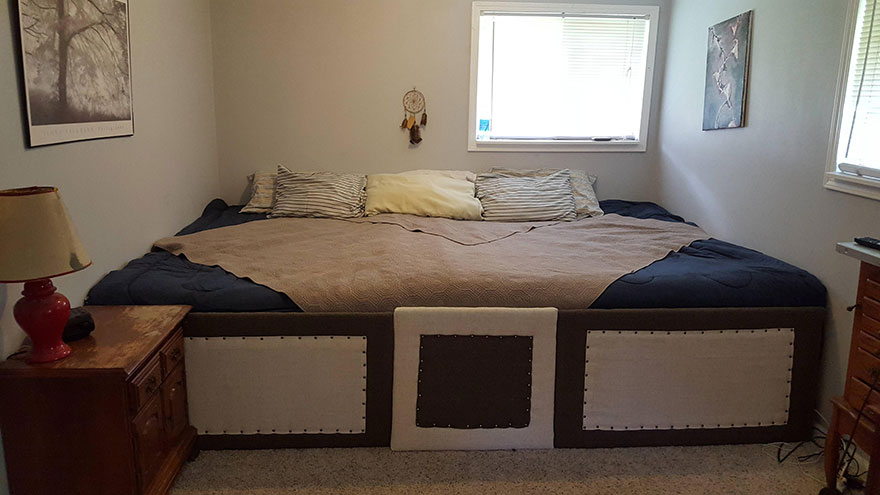 Couple Has 5 Cats And 2 Dogs That All Love To Sleep In Bed So They Made A 11ft Mega Bed