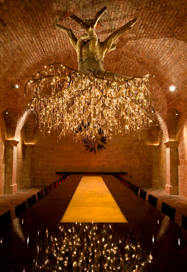 grape-vine-chandelier-chilean-red-kathryn-hall-vineyards-donald-lipski-2