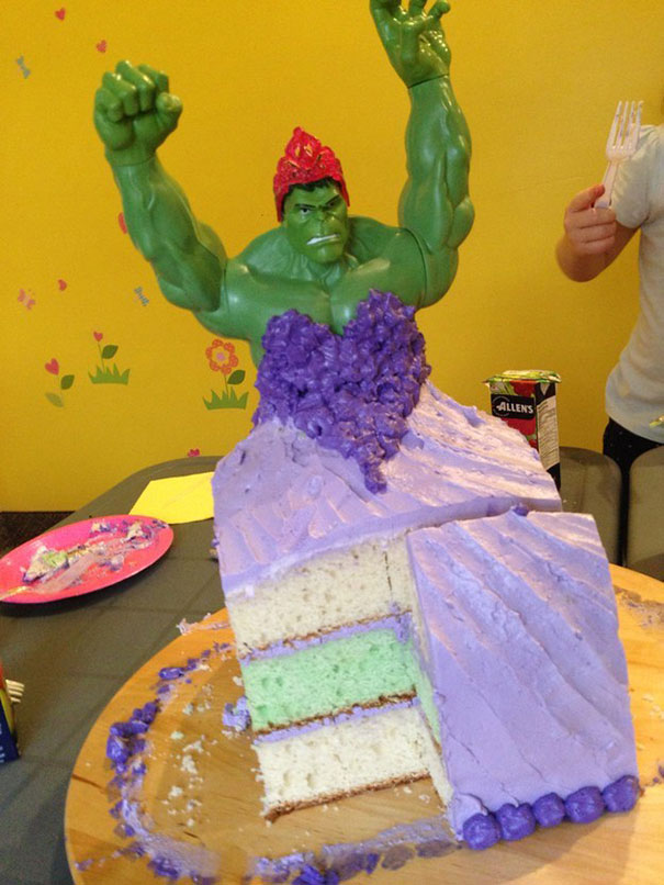 4 Year Old Twin Girls Wanted Hulk Princess Cake For Their Birthday And Their Parents Delivered Bored Panda