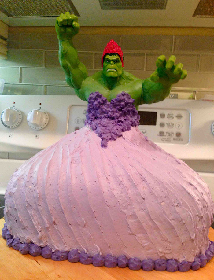 4-Year-Old Twin Girls Wanted Hulk Princess Cake For Their Birthday And Their Parents Delivered
