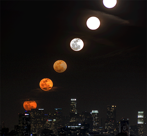 11 Photos Taken Over 28 Minutes Show The Moon Rising Over LA