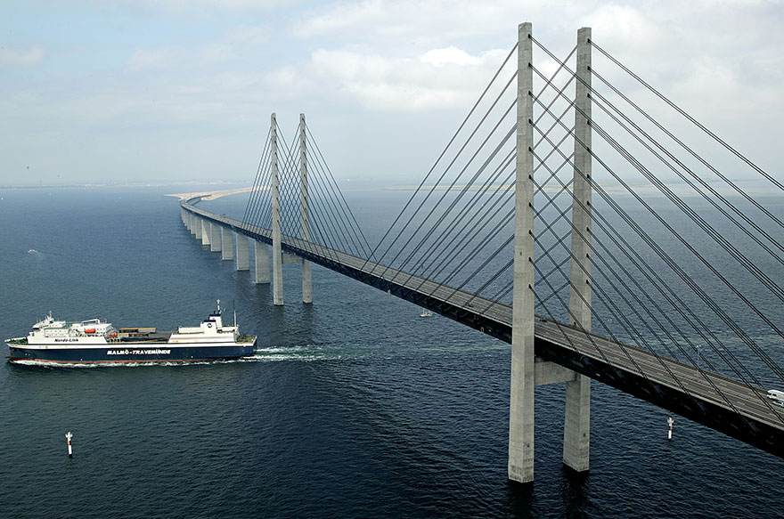 This Amazing Bridge Turns Into An Underwater Tunnel Connecting Denmark And Sweden