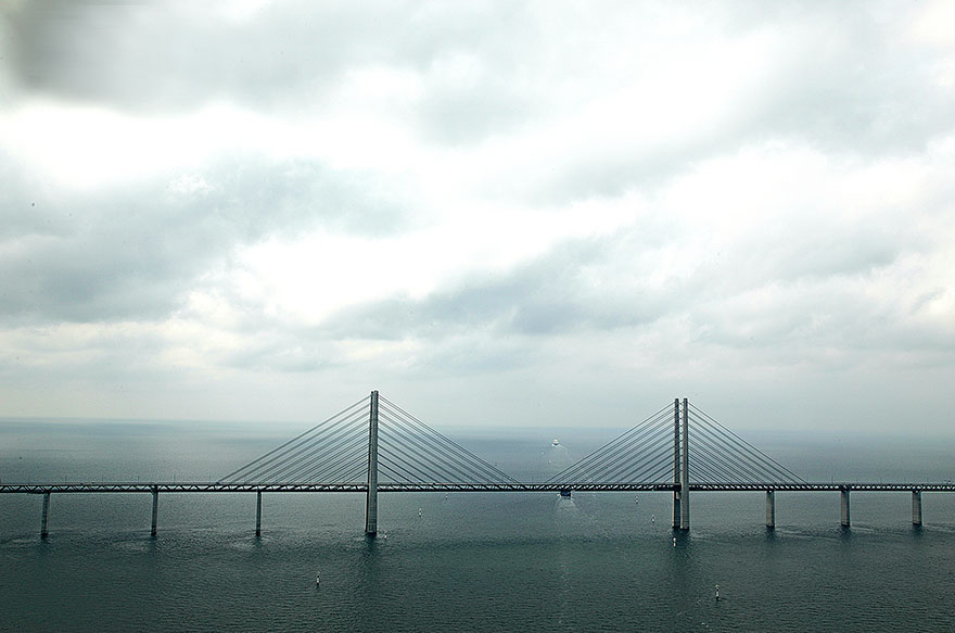 This Amazing Bridge Turns Into An Underwater Tunnel Connecting Denmark And Sweden