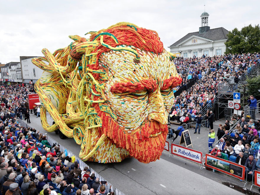19 Giant Flower Sculptures Honour Van Gogh At World's Largest Flower Parade In The Netherlands