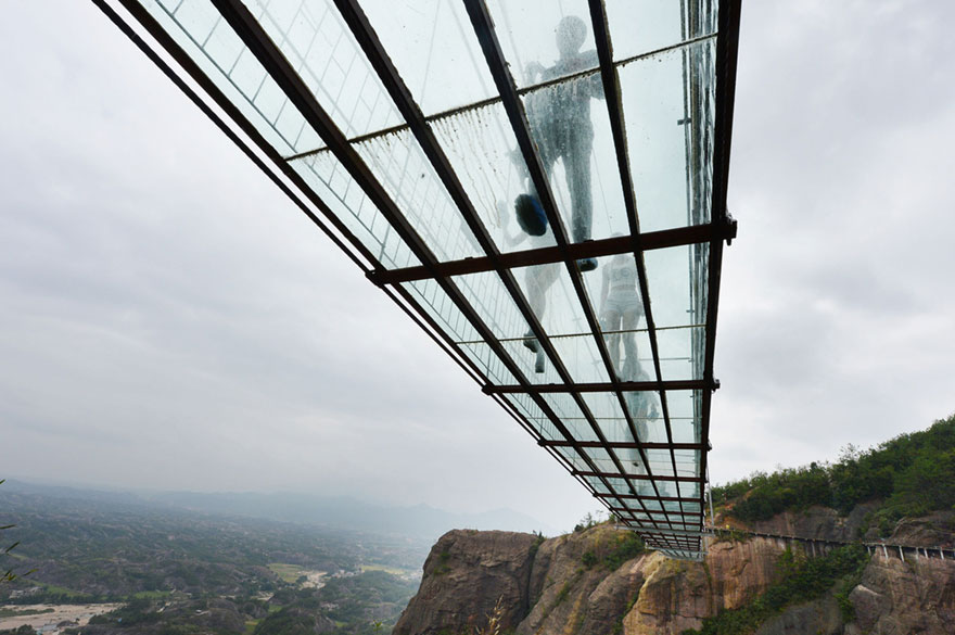 worlds-longest-glass-bridge-shiniuzhai-geopark-china-4