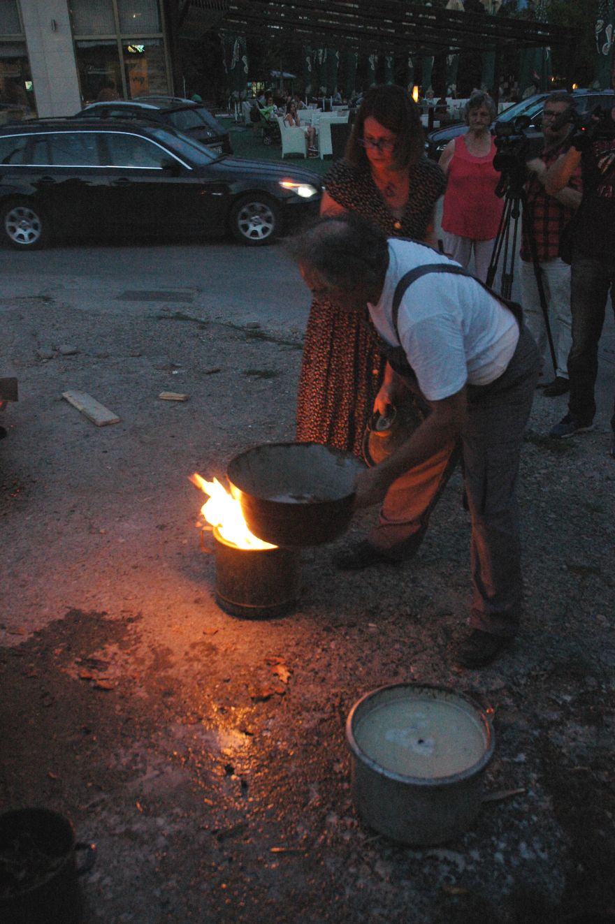 Ceramic Performance. Two Ceramic Artist From Bosnia And Herzegovina Showed Us How To Fired Cer
