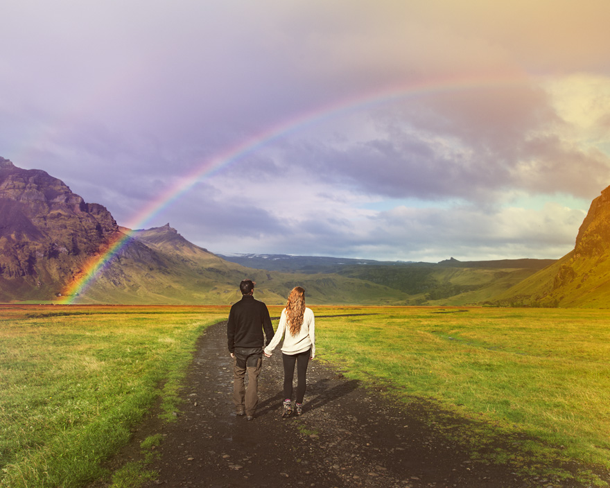 Couple Decides Not To Have A Traditional Wedding And Travels To Iceland Instead
