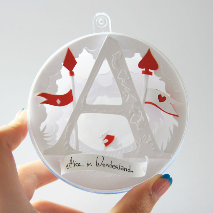 Crazy About Alice: I Made Tiny Paper-Cuts Inspired By "Alice In Wonderland"