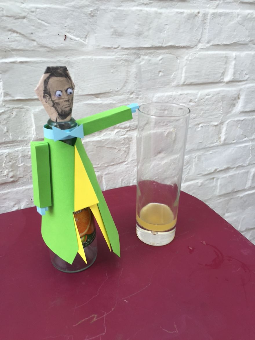 I Turn Empty Juice Bottles And Tips For The Waitresses Into Art I Turn Empty Juice Bottles And Tips For The Waitresses Into Art