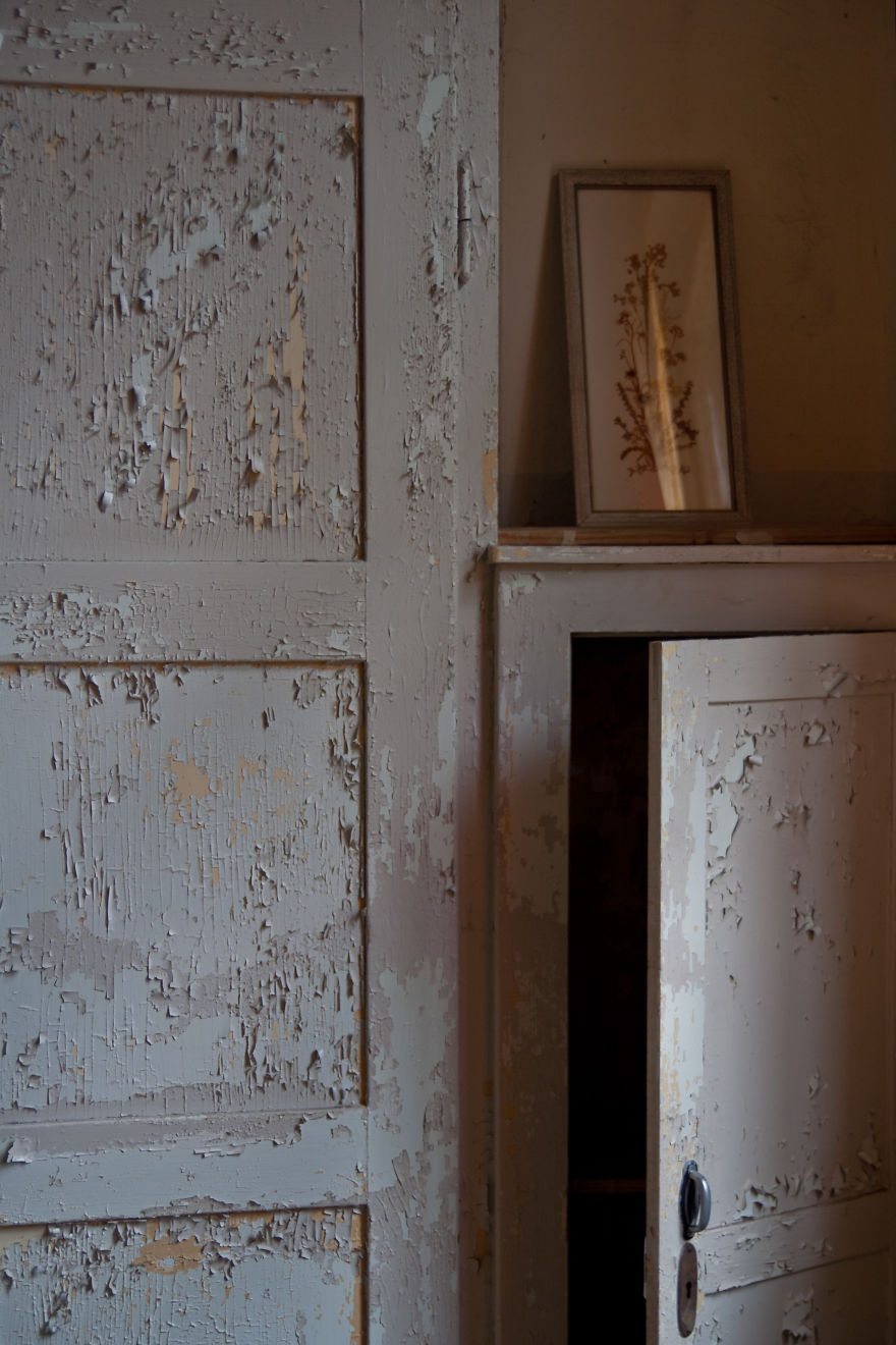 Exploring A Former Lung Hospital Next To Berlin