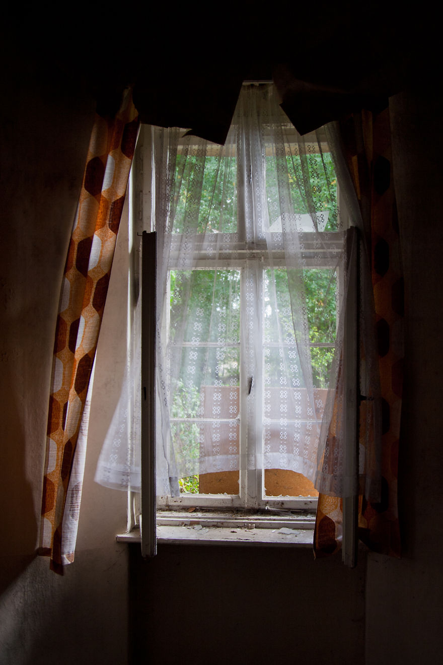 Exploring A Former Lung Hospital Next To Berlin